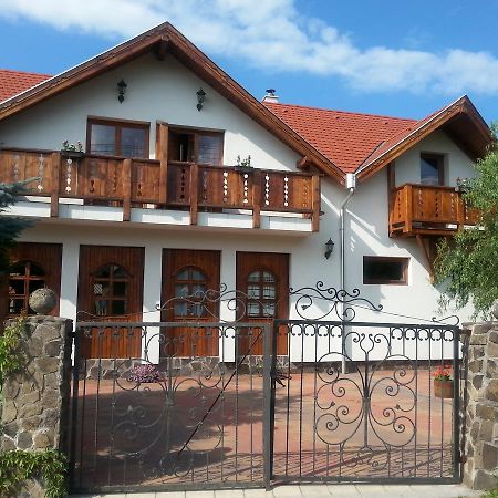 Felsőtold Felso Fogado B&B 외부 사진