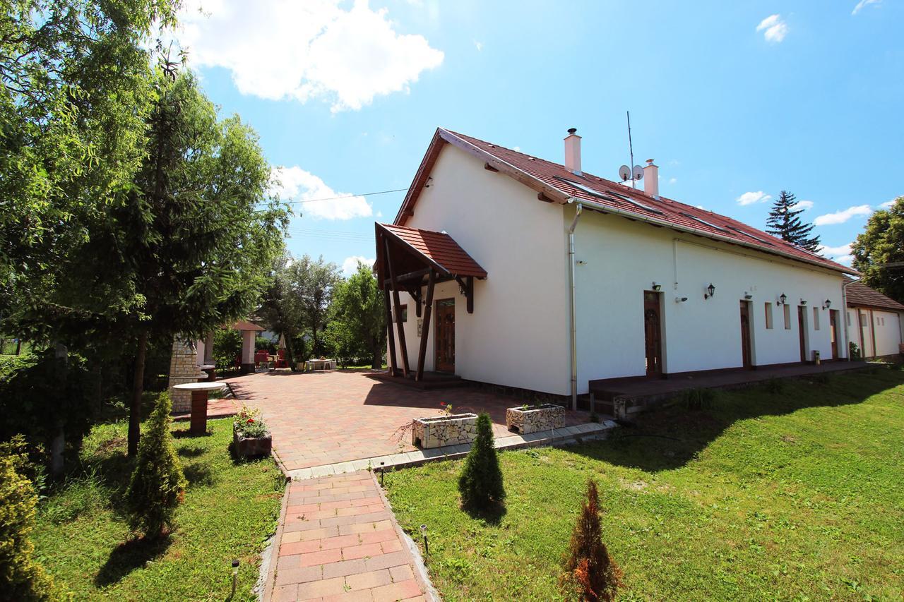 Felsőtold Felso Fogado B&B 외부 사진