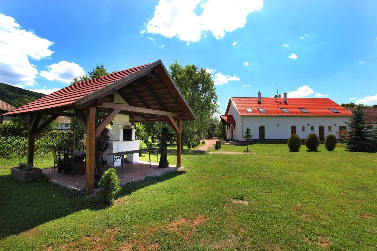 Felsőtold Felso Fogado B&B 외부 사진