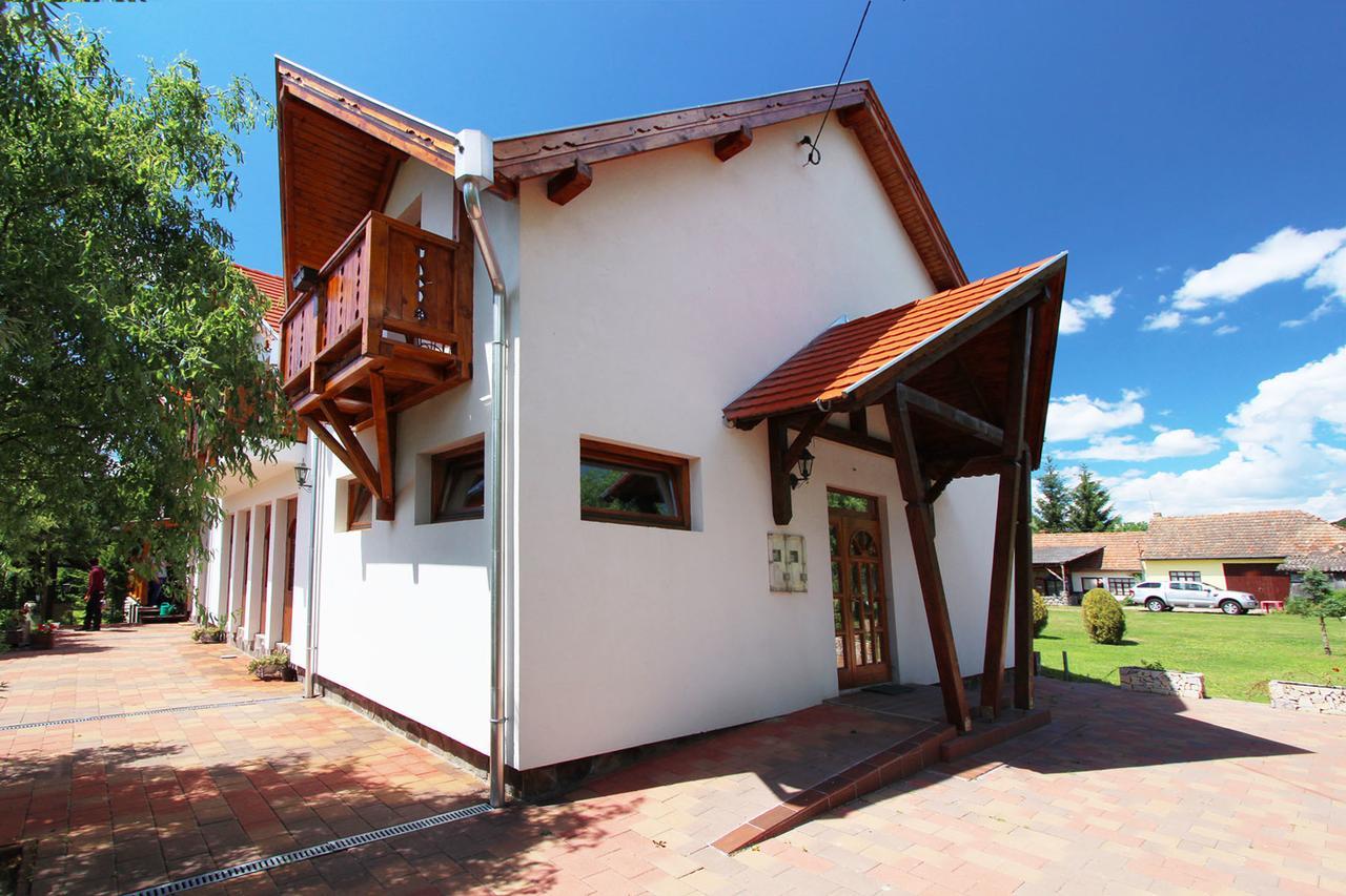 Felsőtold Felso Fogado B&B 외부 사진
