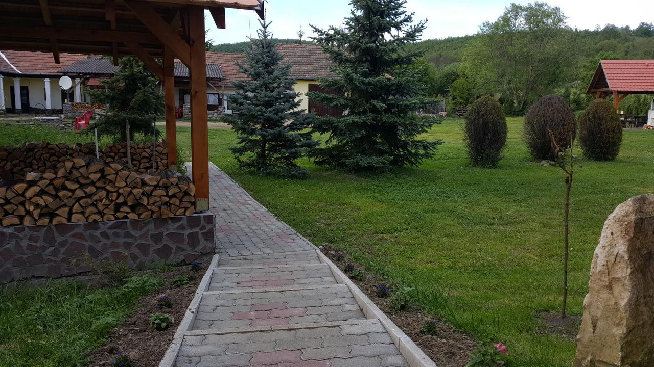 Felsőtold Felso Fogado B&B 외부 사진